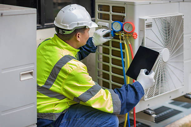 Professional Hvac Installation technician working in South Amana, IA